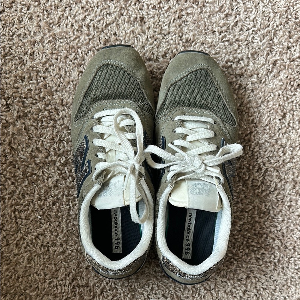 New Balance Green and White Sneakers Suede Low-Top